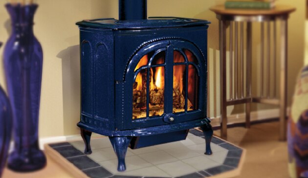 Iron Strike Serefina Cast Iron Direct Vent Gas Stove 38k BTU