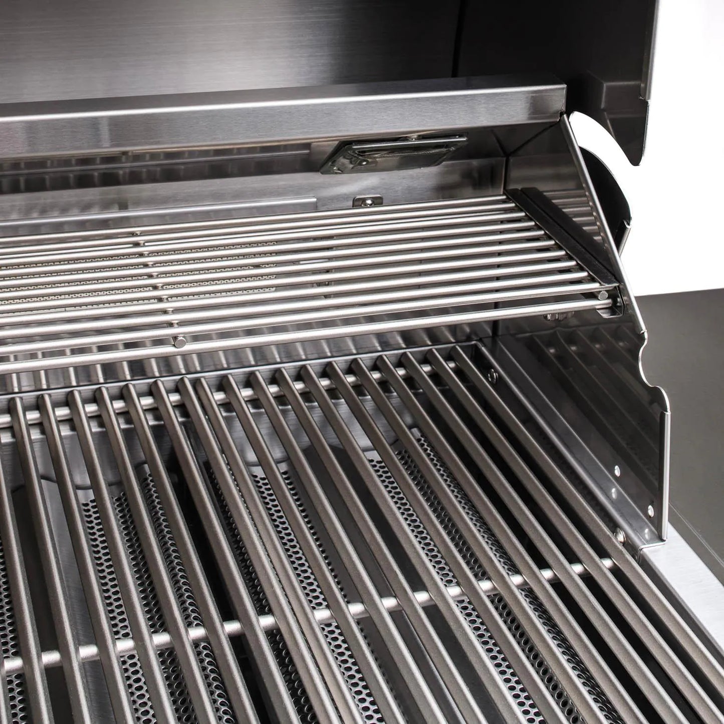 Blaze 32 4-Burner Marine Grade LTE Grill - BLZ-4LTE2MG